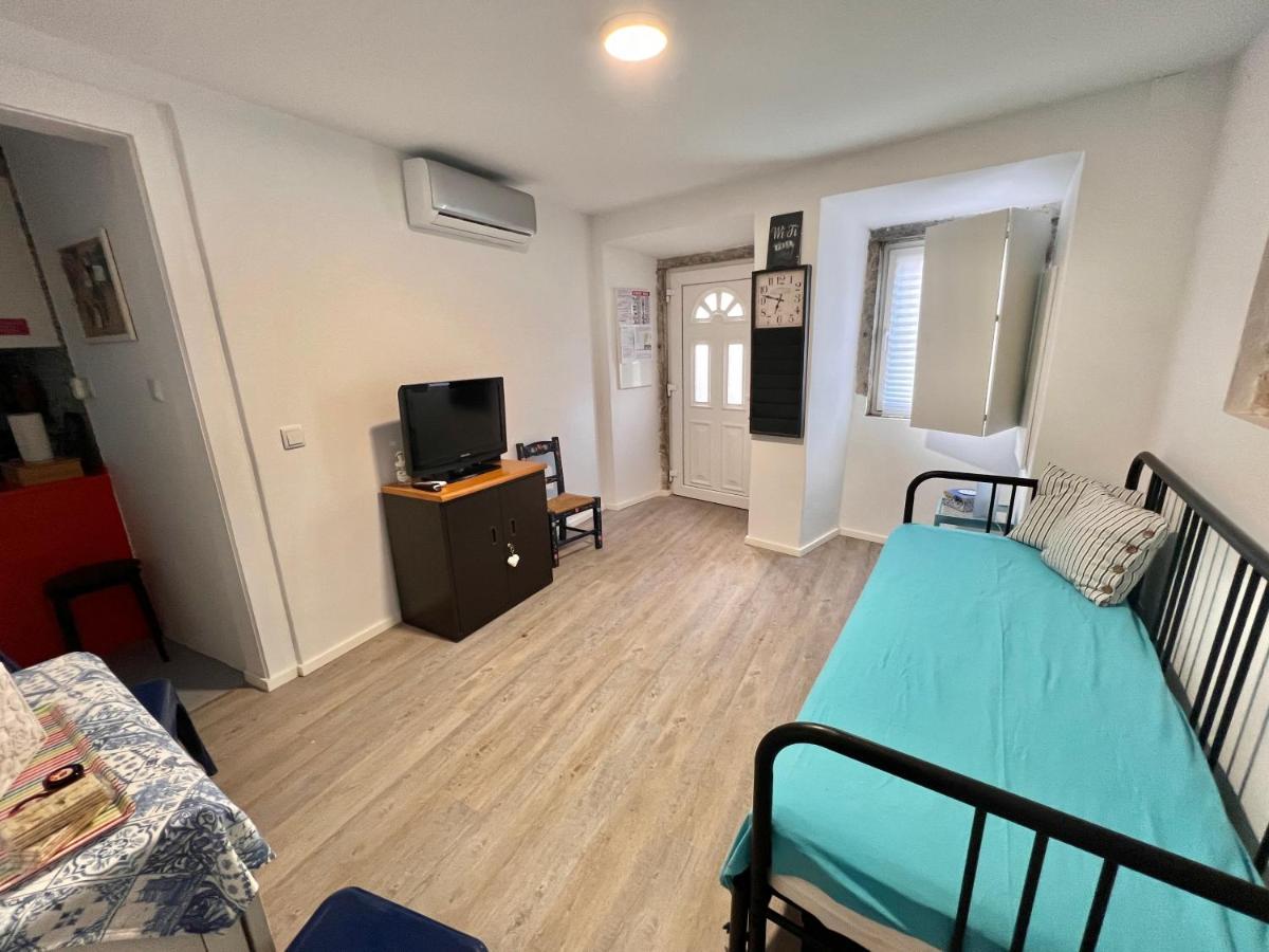 Apartamento 1 Quarto, Com Patio, Em Frente Praia Paço de Arcos Εξωτερικό φωτογραφία